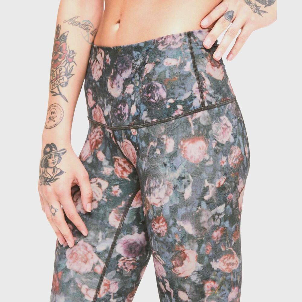 RARE Lululemon Wunder Under Crop Scallop Size 4 Frosted Rose EUC Special Edition